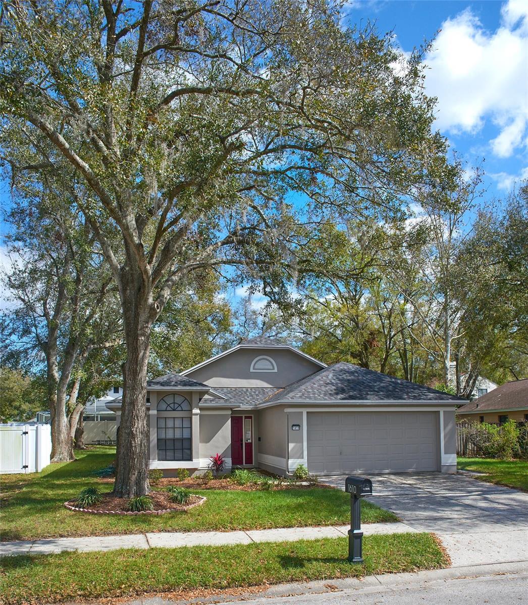 1610 SPINNING WHEEL DR
