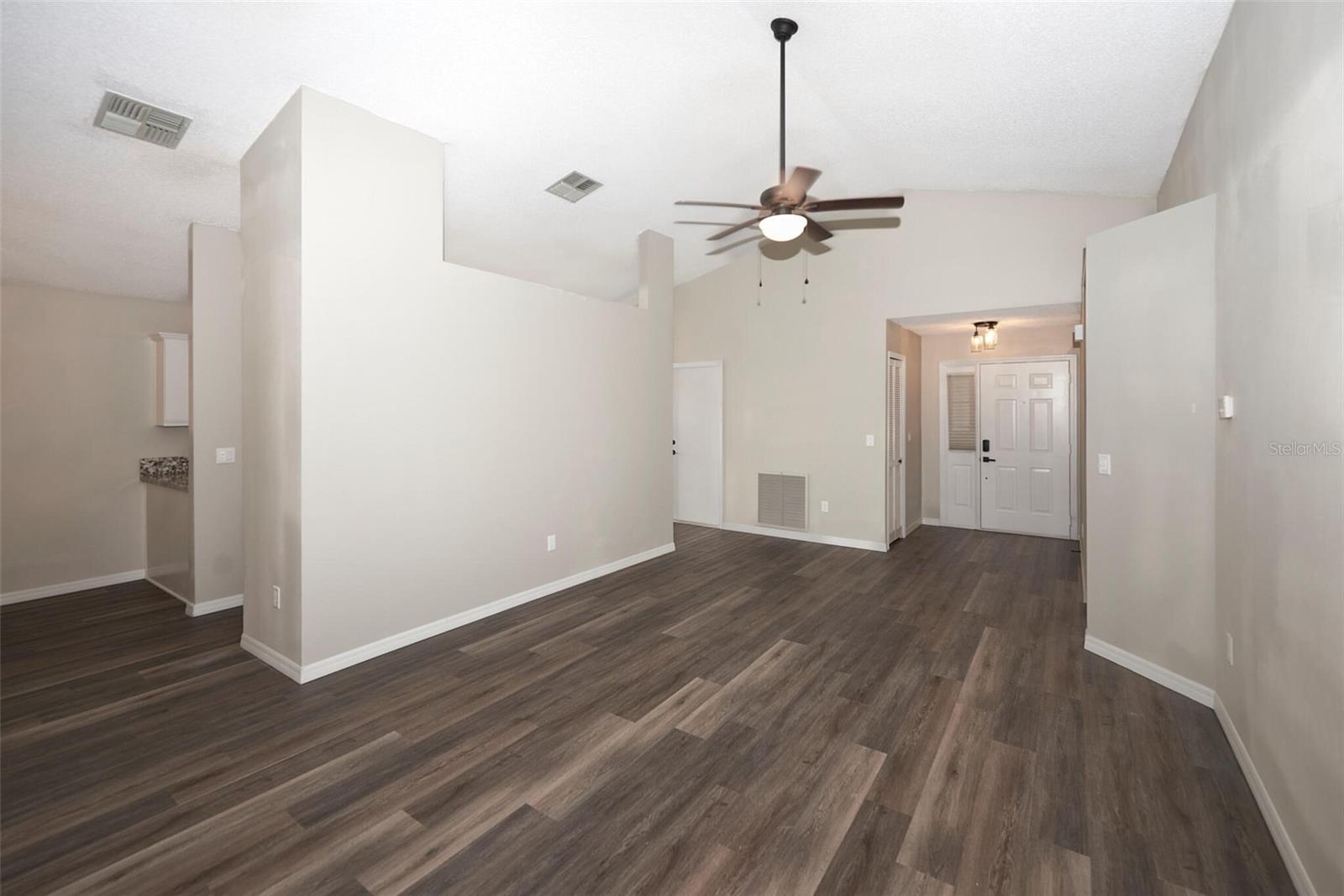 1610 SPINNING WHEEL DR
