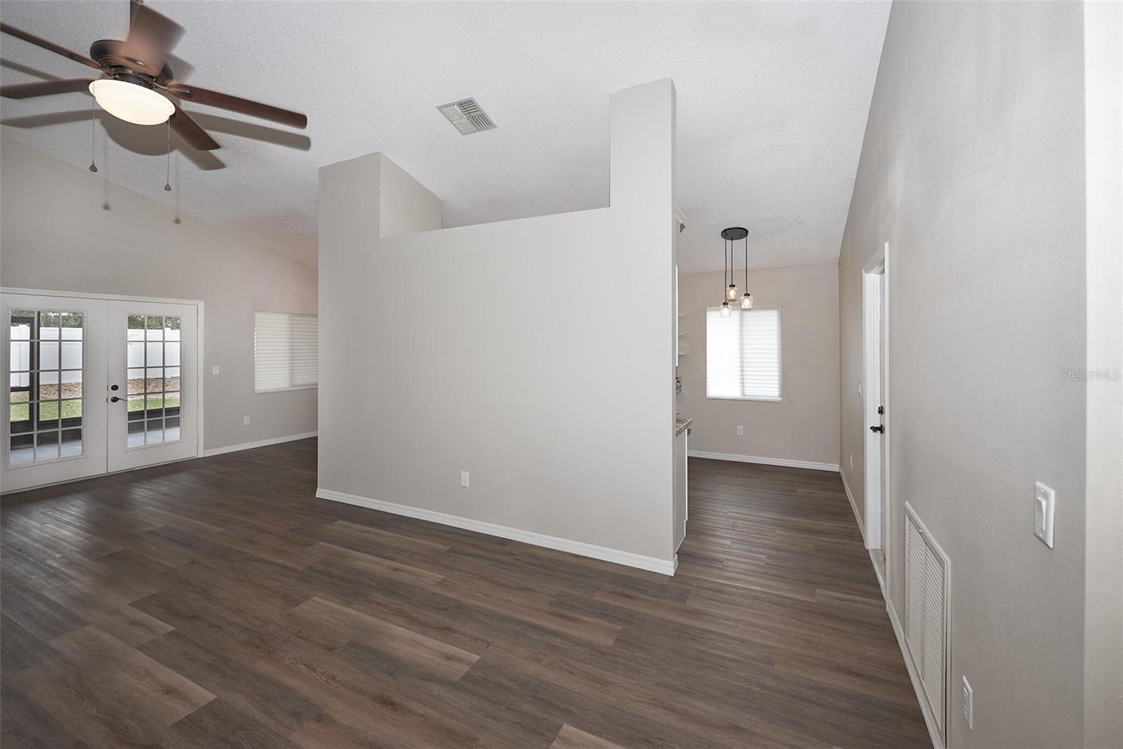 1610 SPINNING WHEEL DR