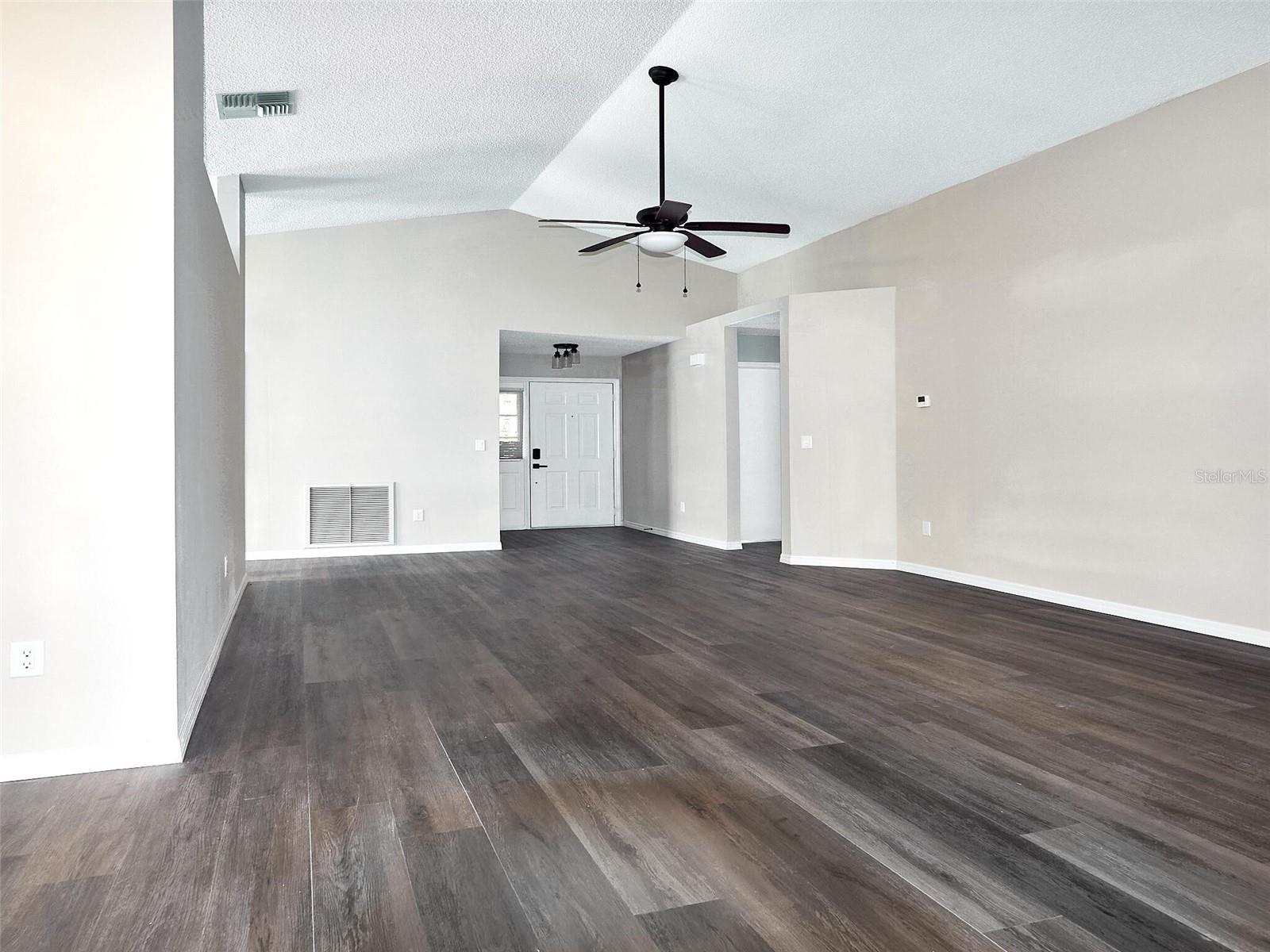 1610 SPINNING WHEEL DR