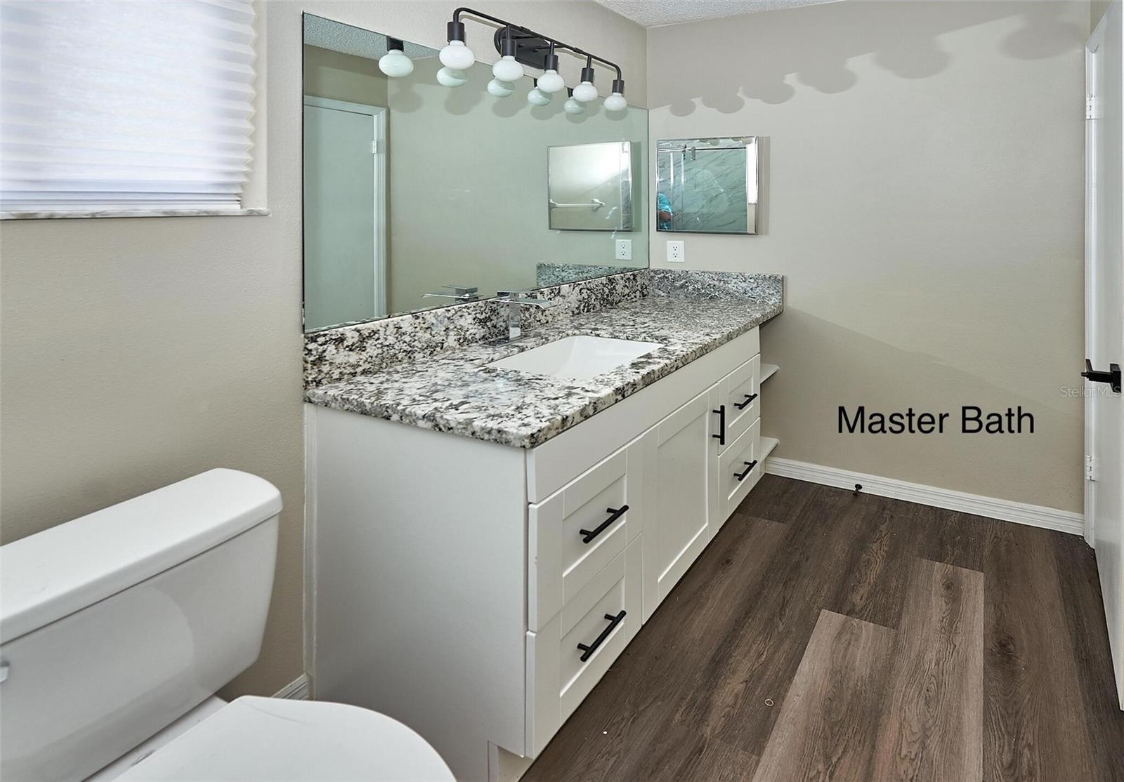 1610 SPINNING WHEEL DR