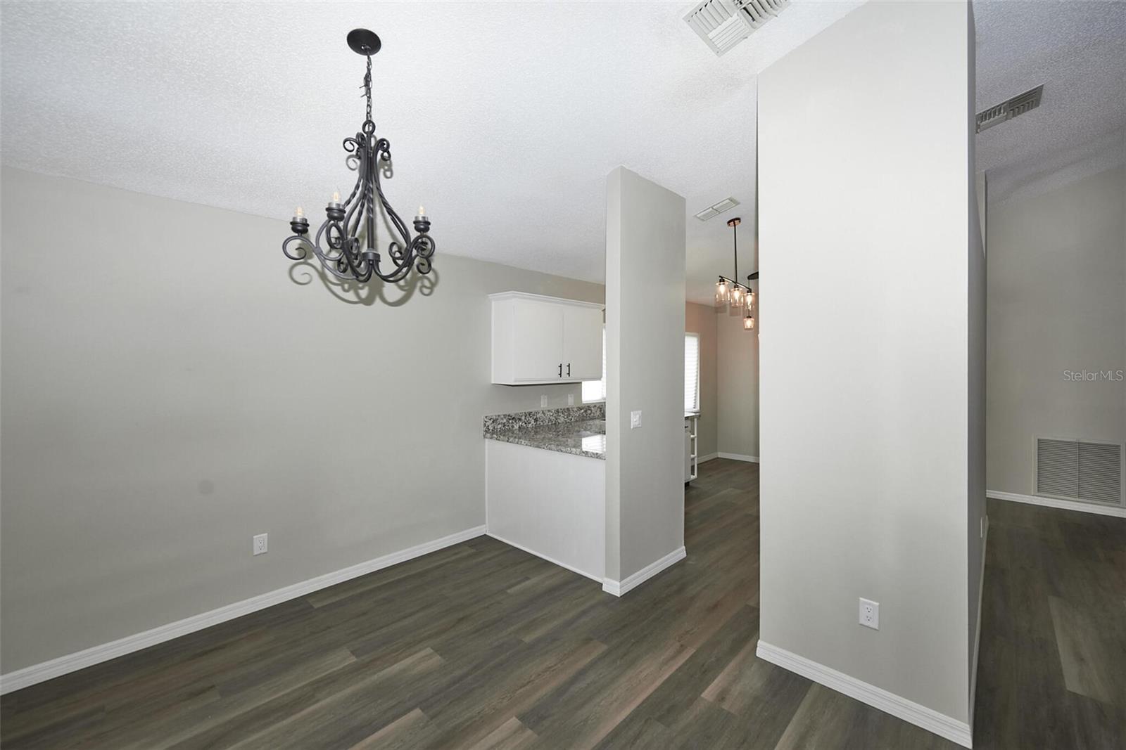 1610 SPINNING WHEEL DR