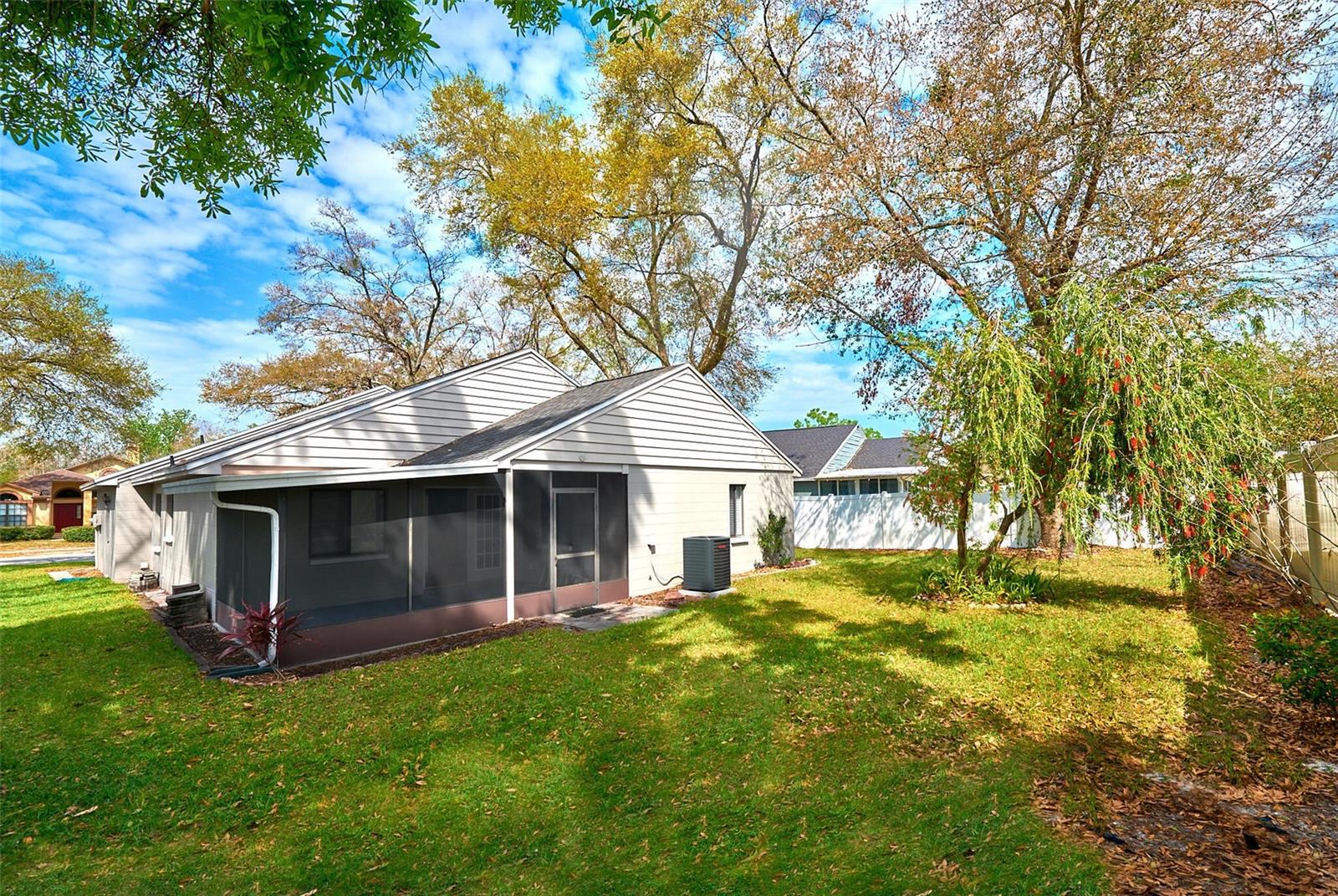 1610 SPINNING WHEEL DR