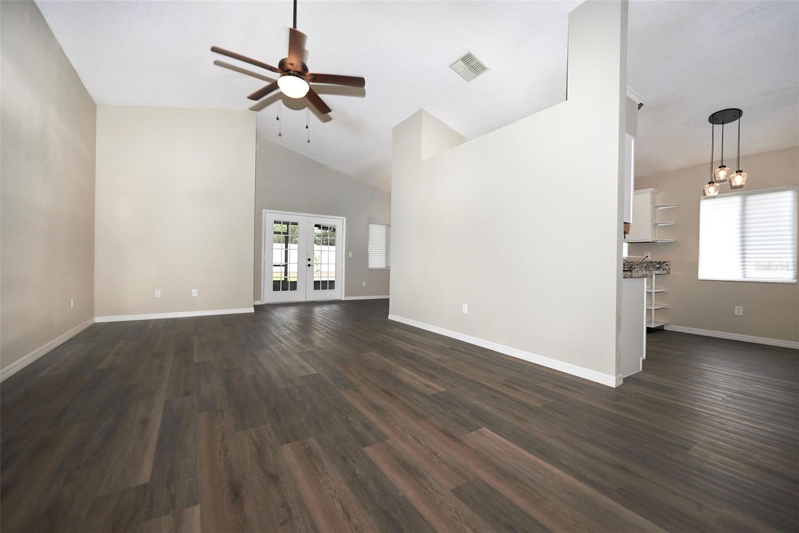 1610 SPINNING WHEEL DR