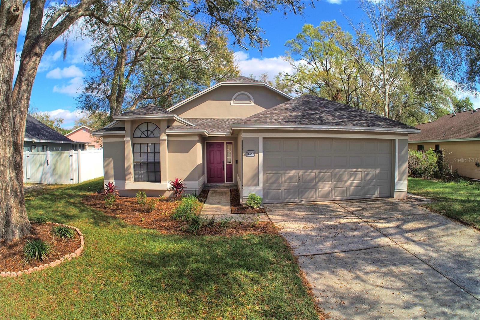 1610 SPINNING WHEEL DR