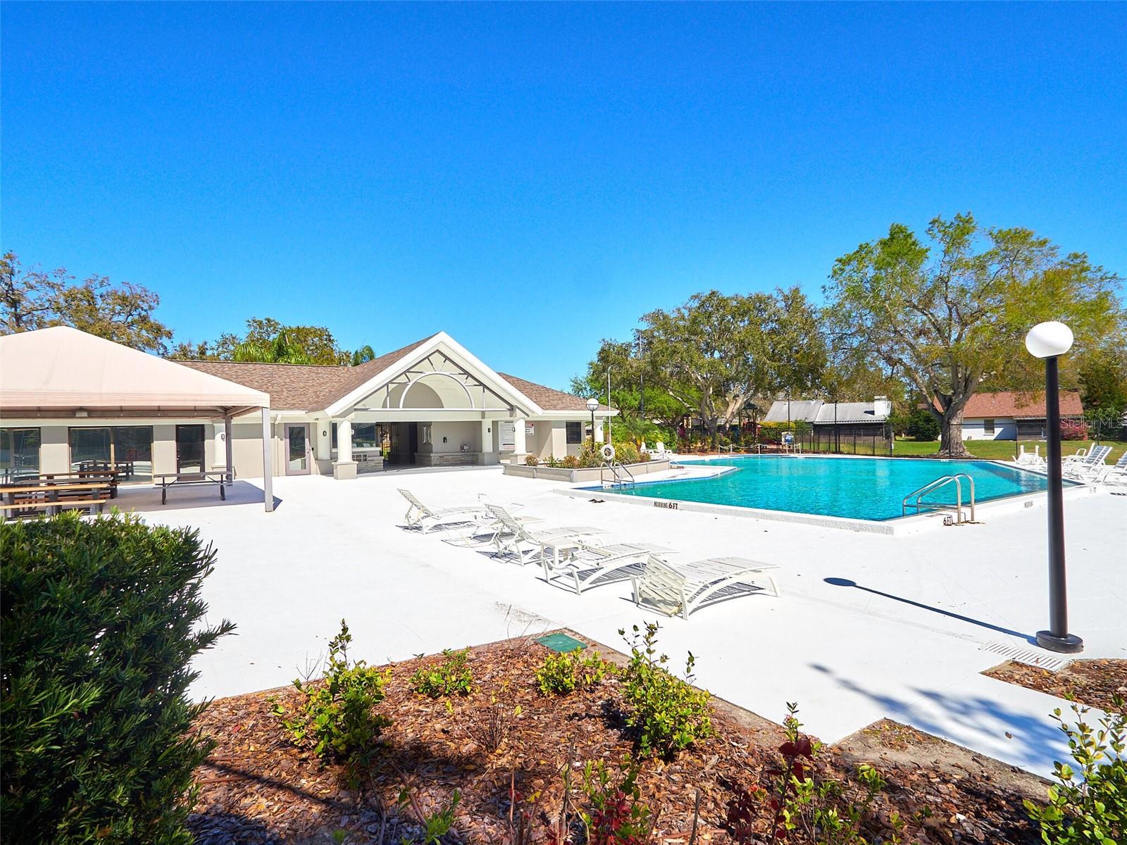1610 SPINNING WHEEL DR