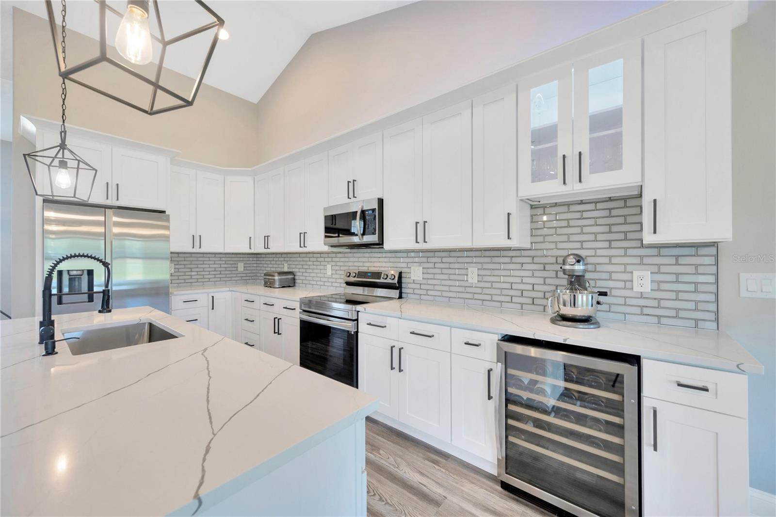 599 E CHARLESTON CT