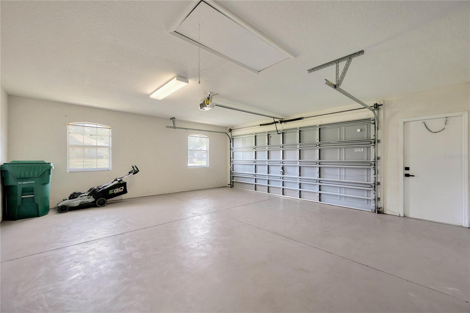 599 E CHARLESTON CT