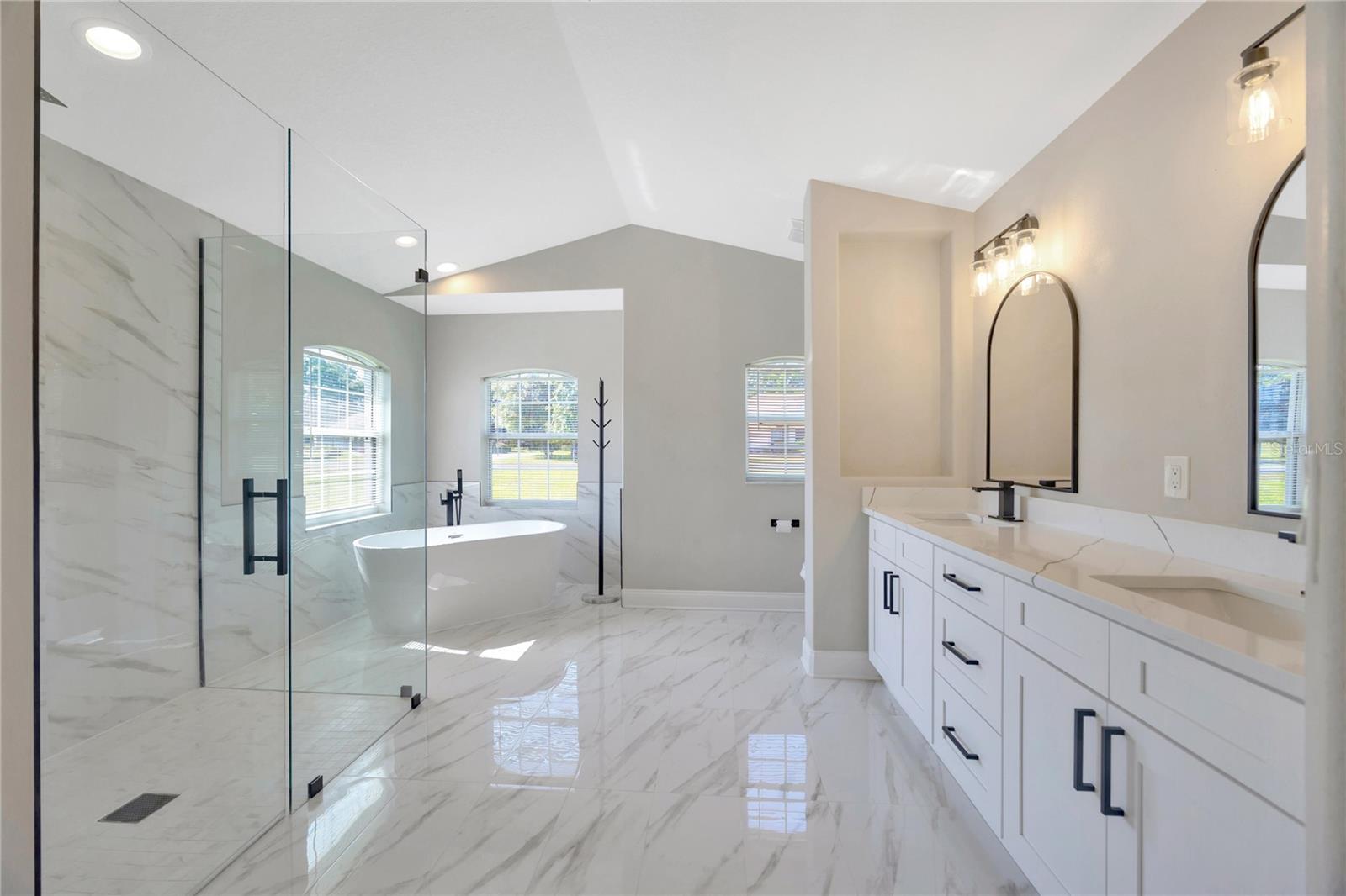 599 E CHARLESTON CT