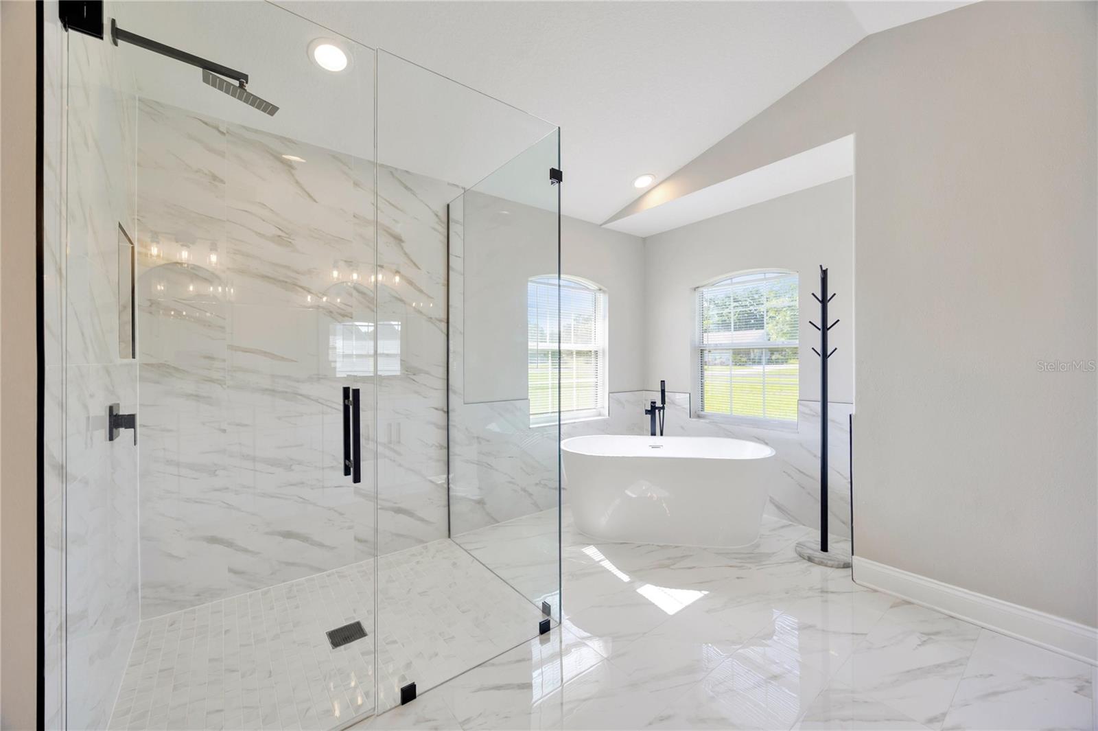 599 E CHARLESTON CT