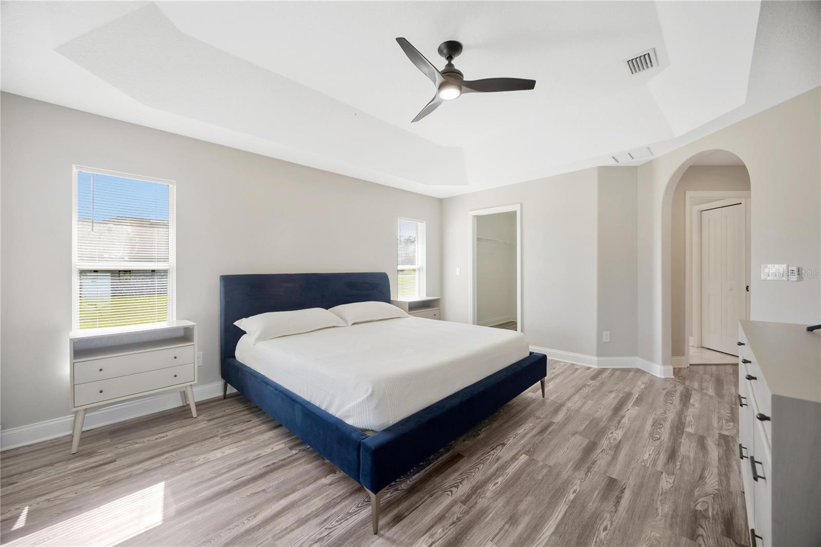 599 E CHARLESTON CT