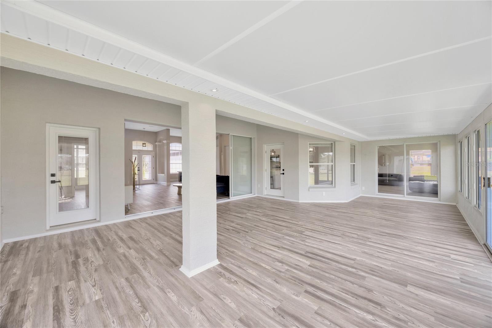599 E CHARLESTON CT