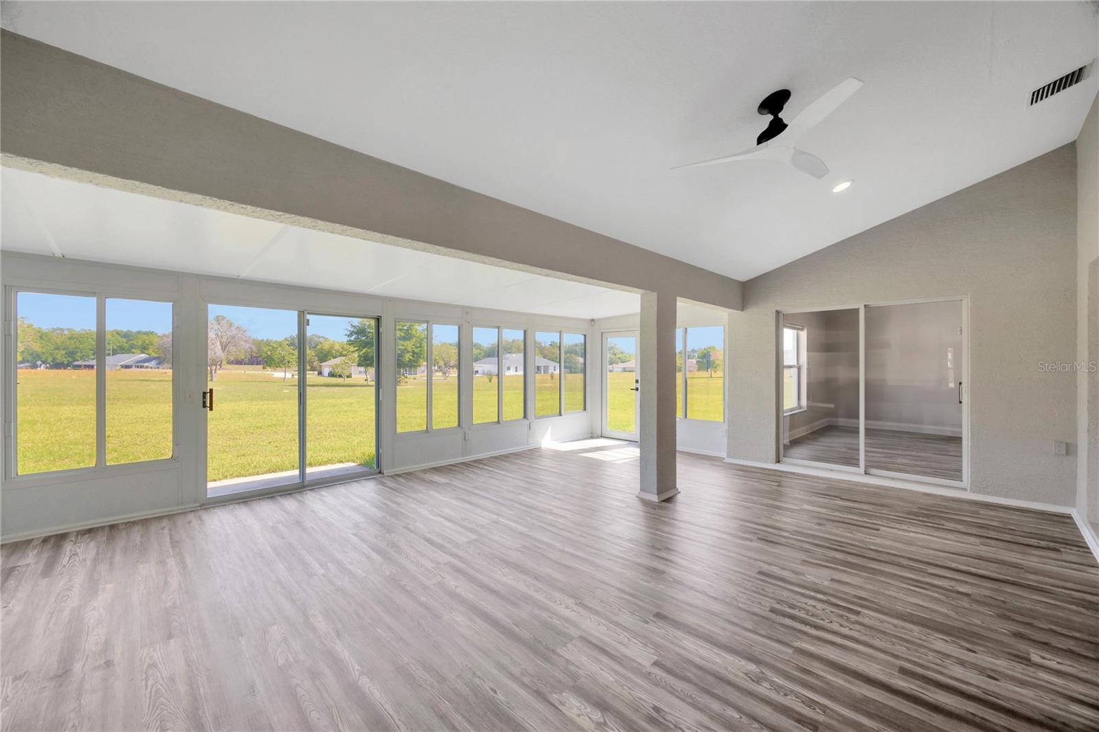 599 E CHARLESTON CT
