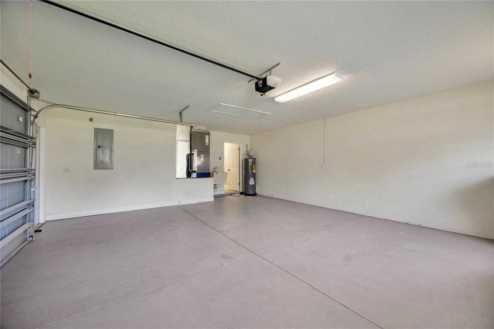 599 E CHARLESTON CT