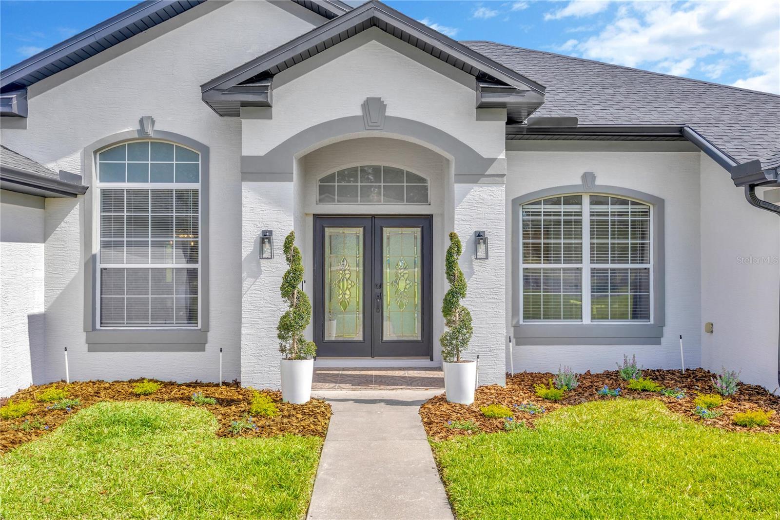 599 E CHARLESTON CT