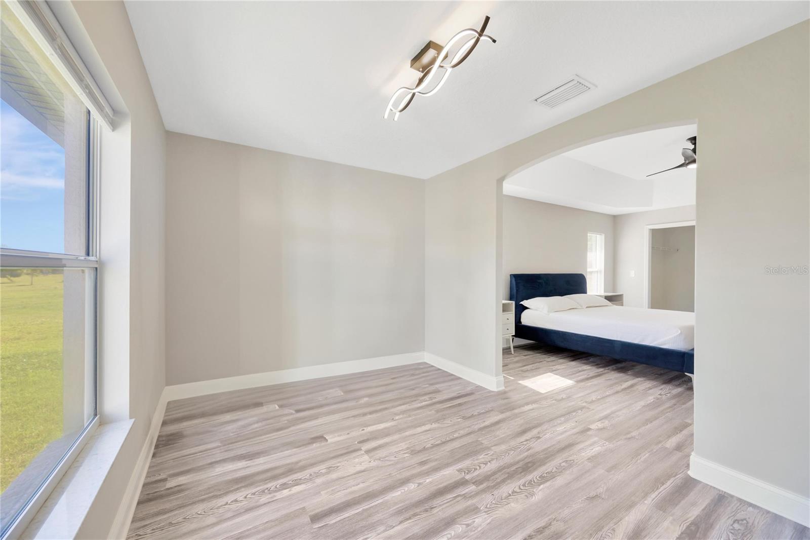 599 E CHARLESTON CT