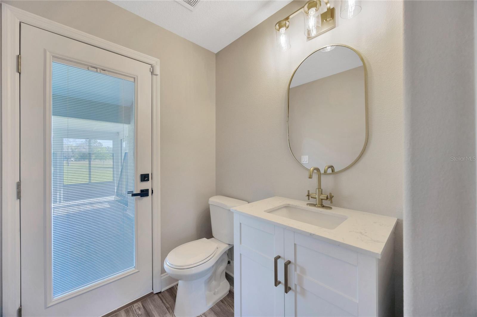 599 E CHARLESTON CT