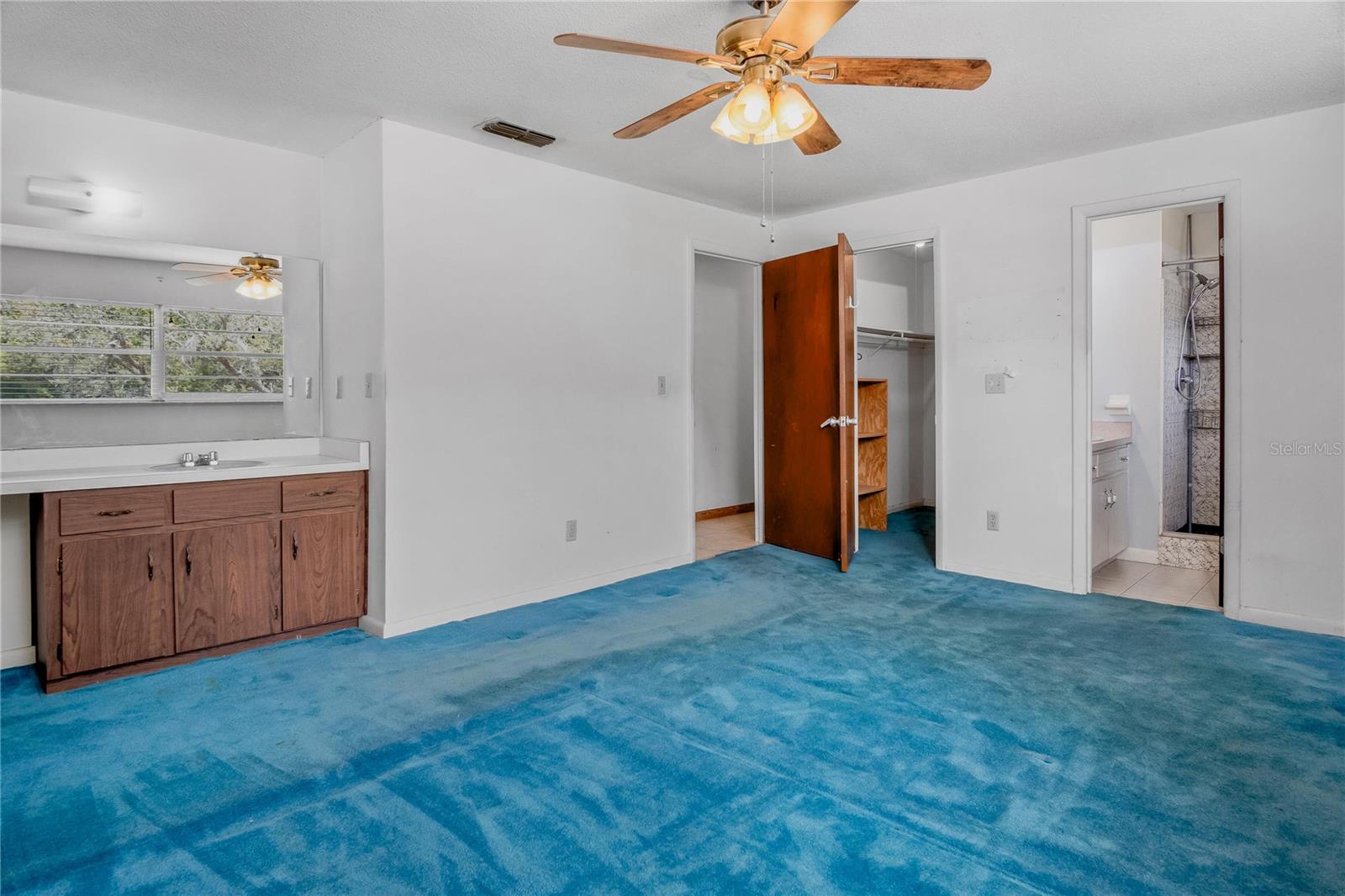 6411 MERRIEWOOD DR