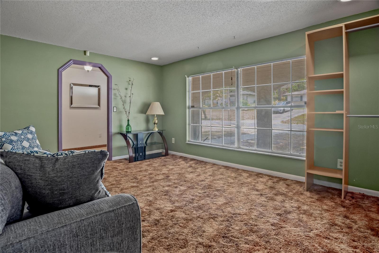 6411 MERRIEWOOD DR