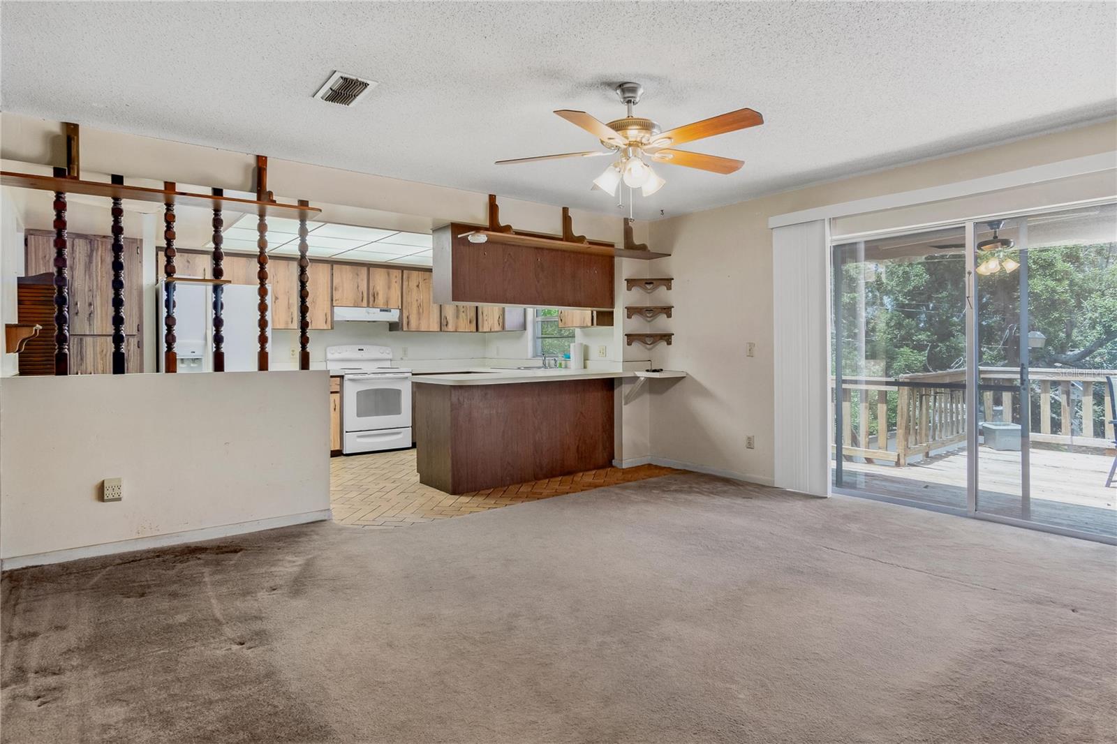 6411 MERRIEWOOD DR