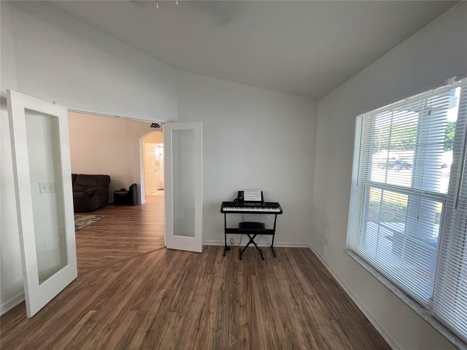 10 PINETREE DR