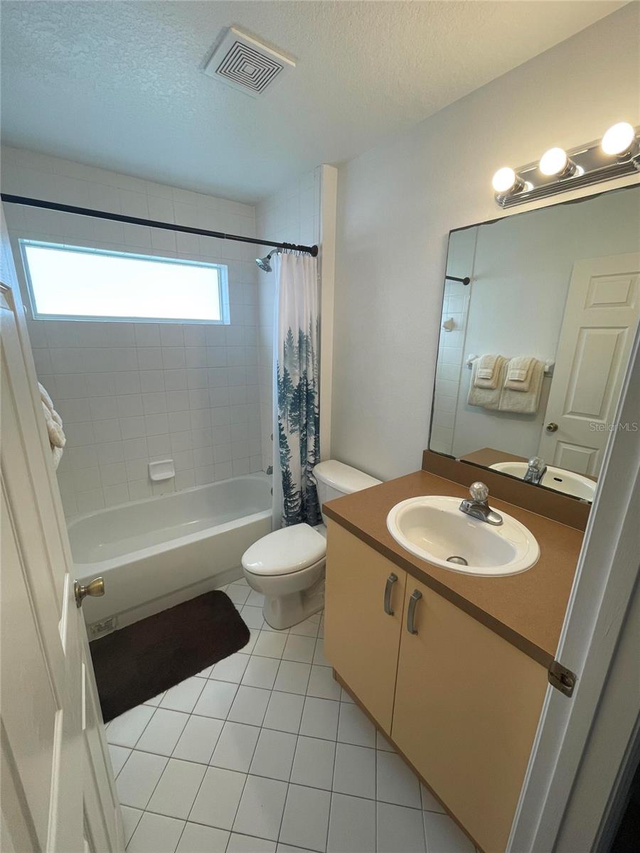 10 PINETREE DR