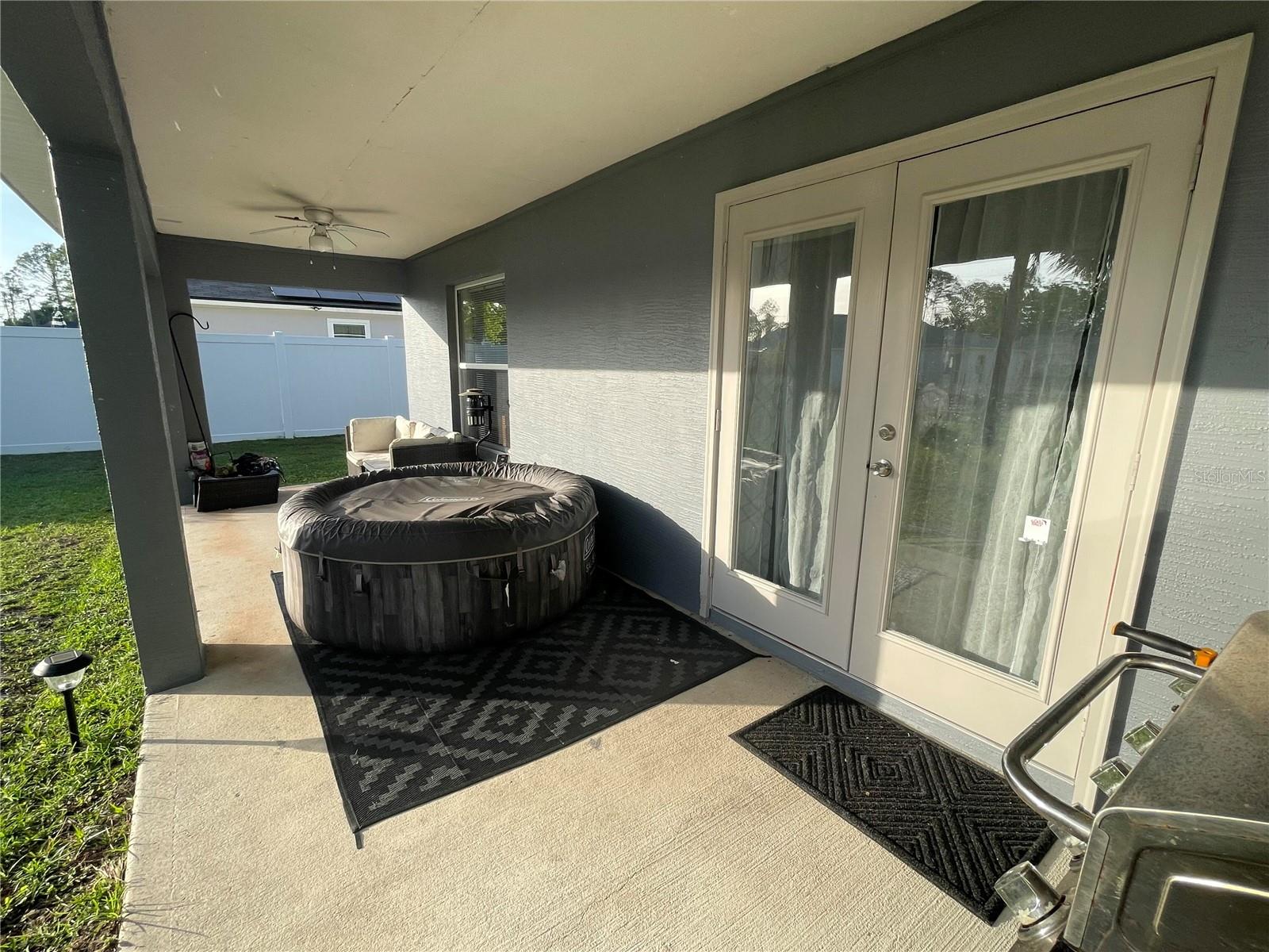 10 PINETREE DR
