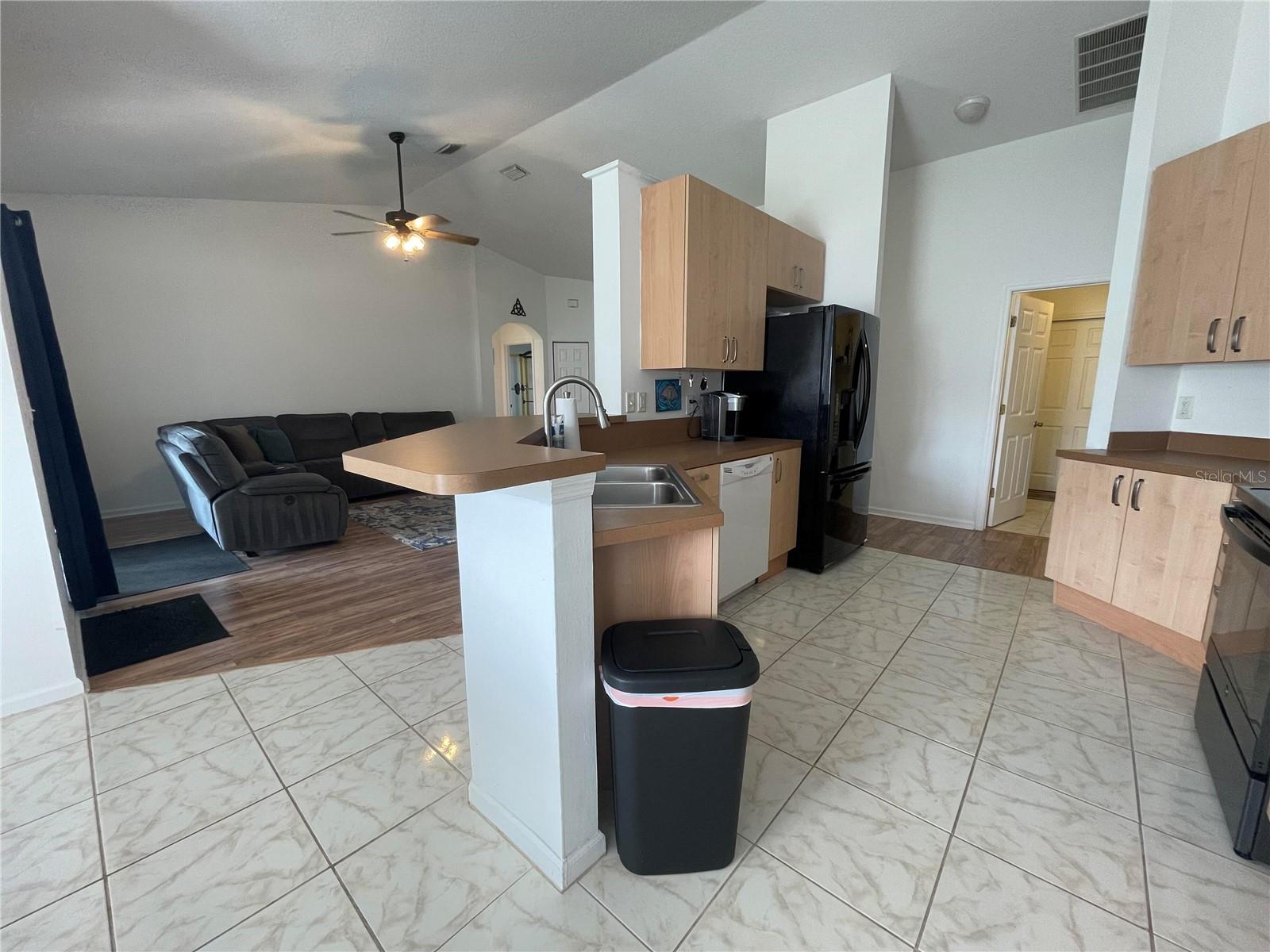 10 PINETREE DR