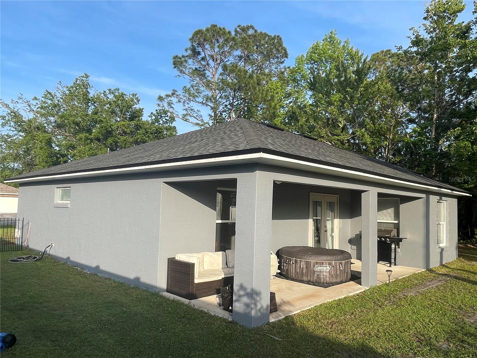 10 PINETREE DR