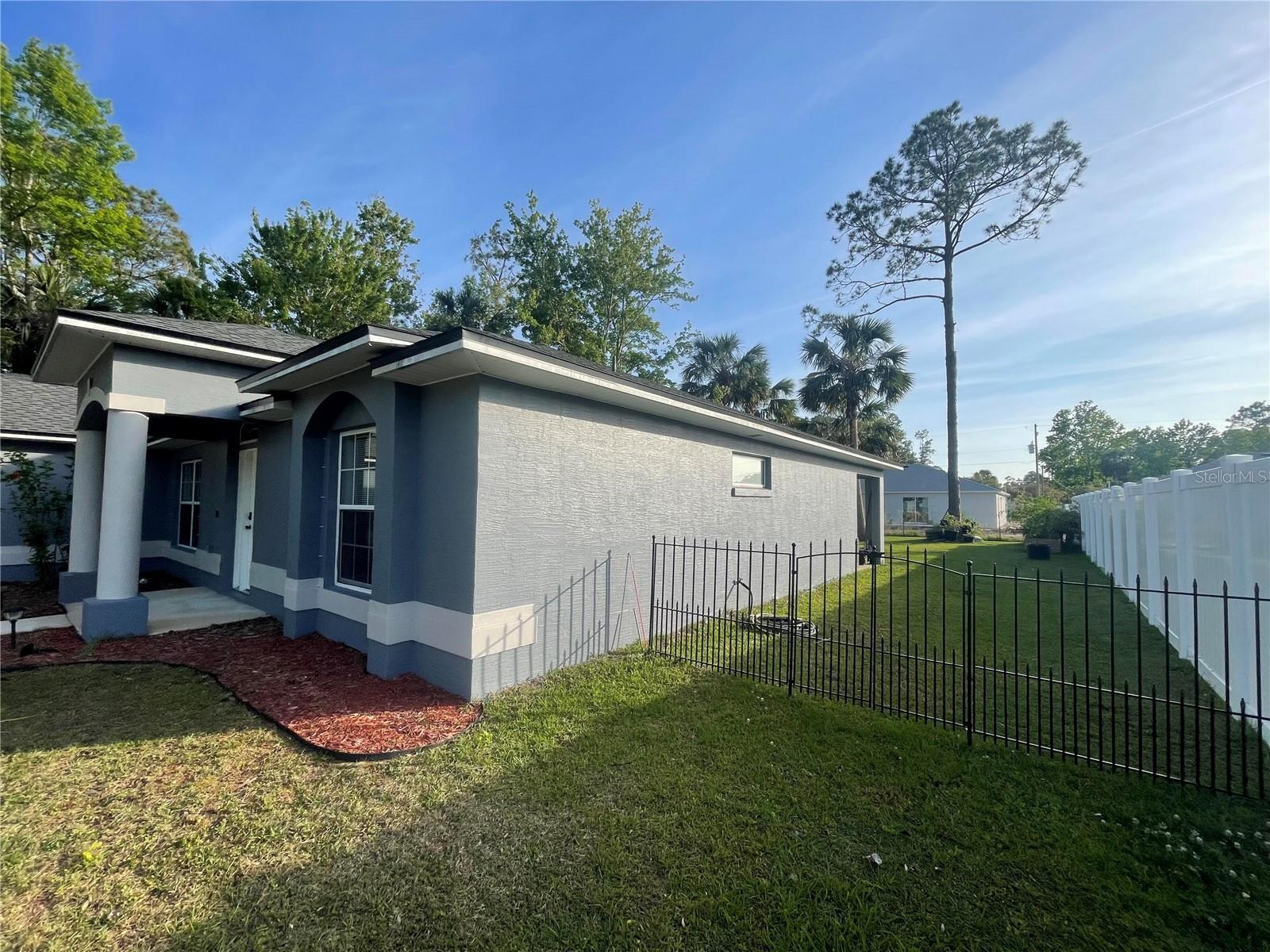 10 PINETREE DR