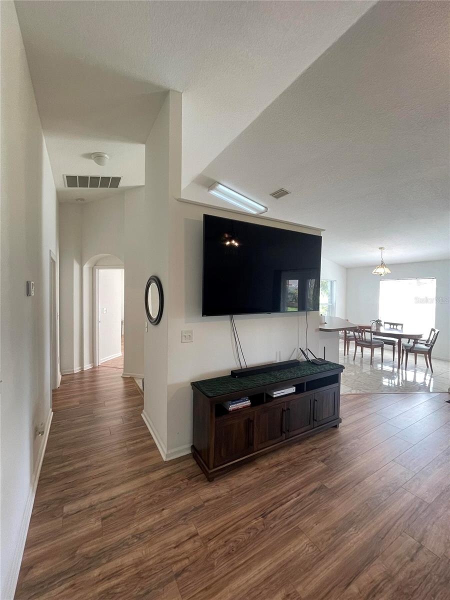 10 PINETREE DR
