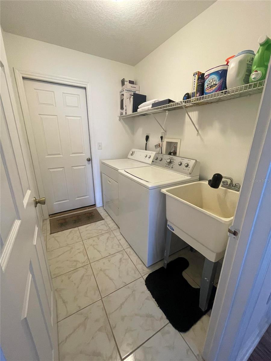 10 PINETREE DR