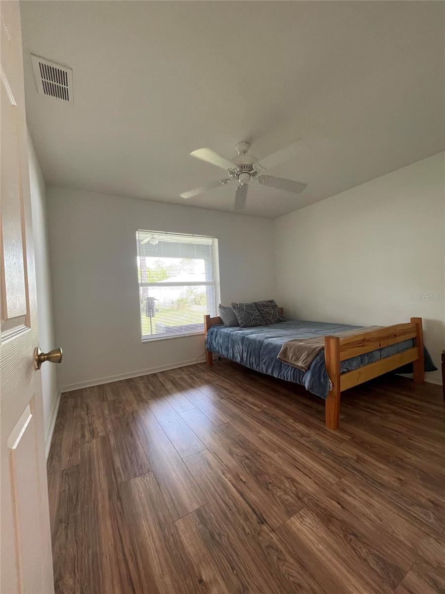 10 PINETREE DR
