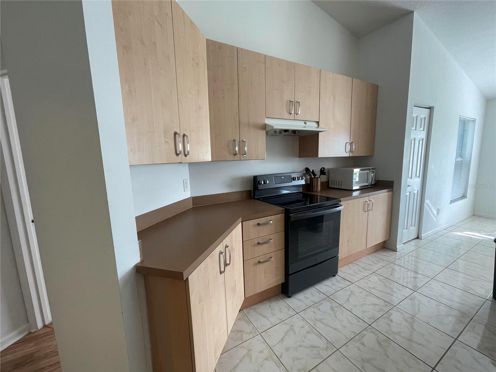 10 PINETREE DR