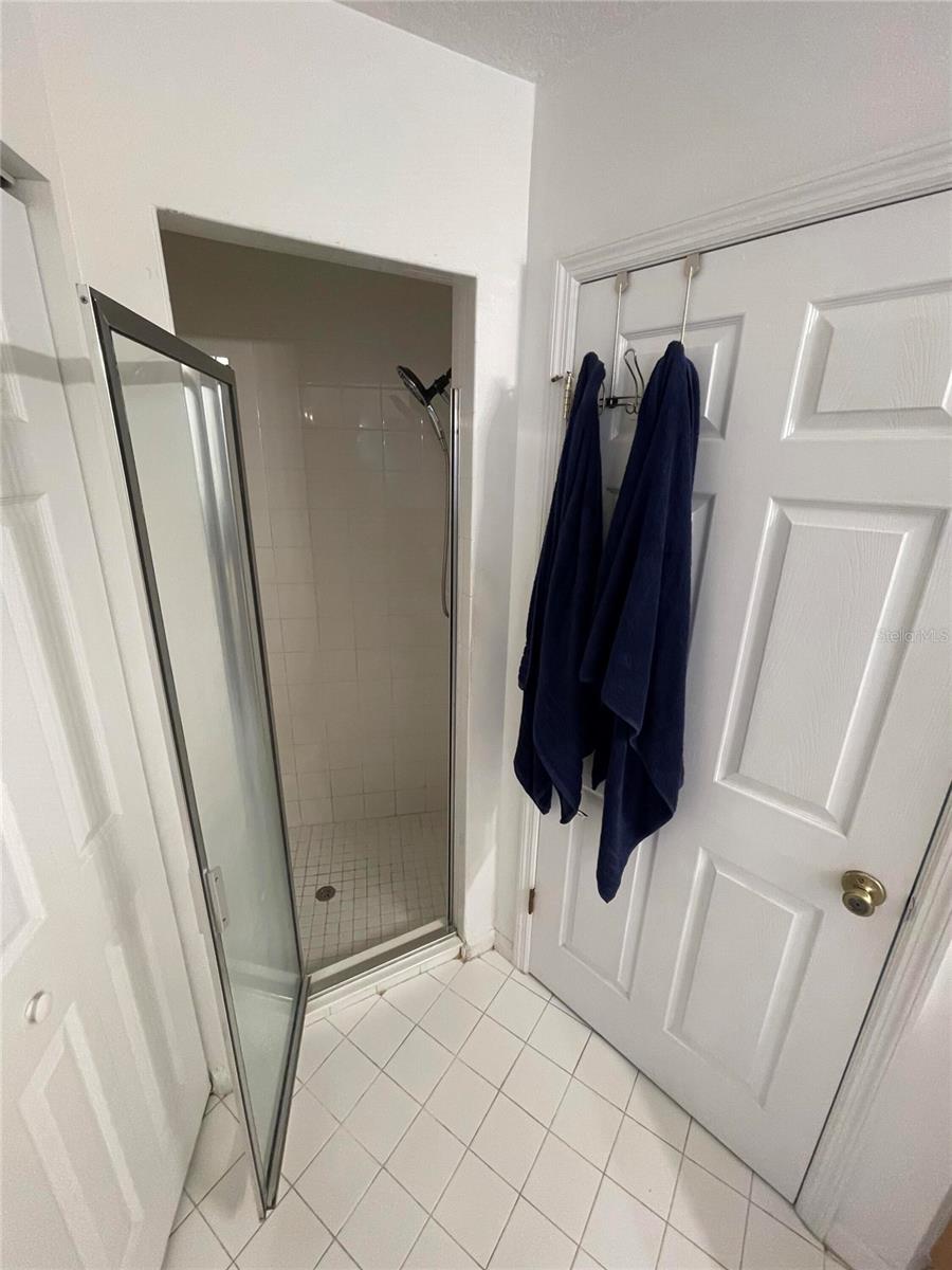 10 PINETREE DR