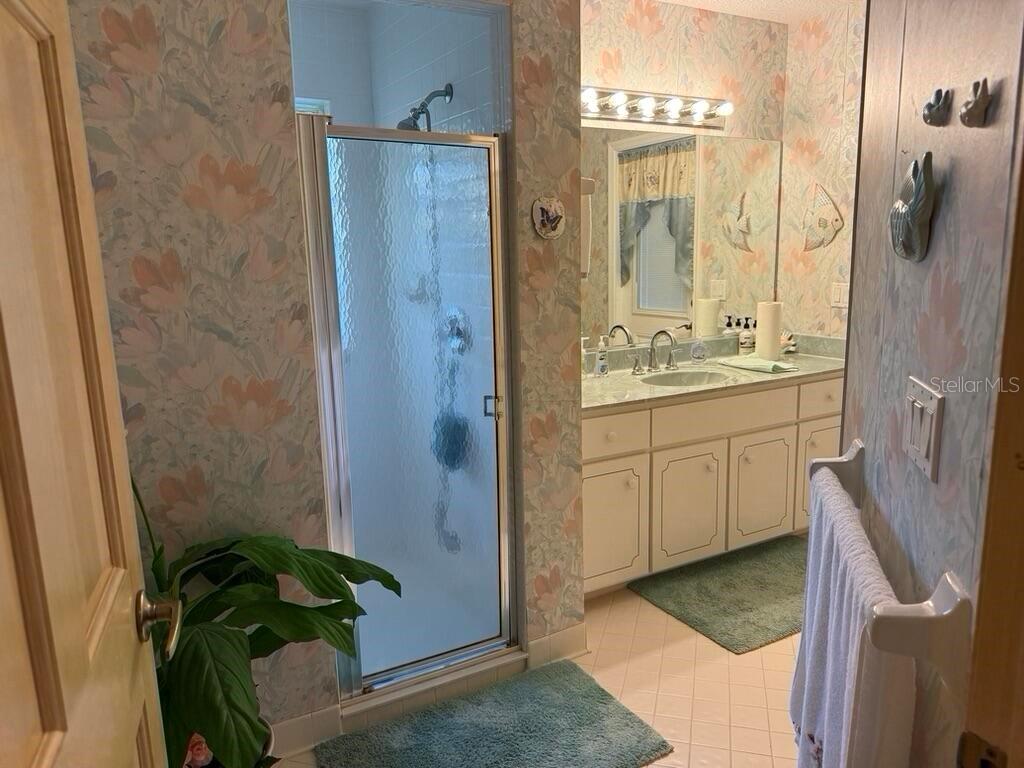 2 BICKSHIRE LN