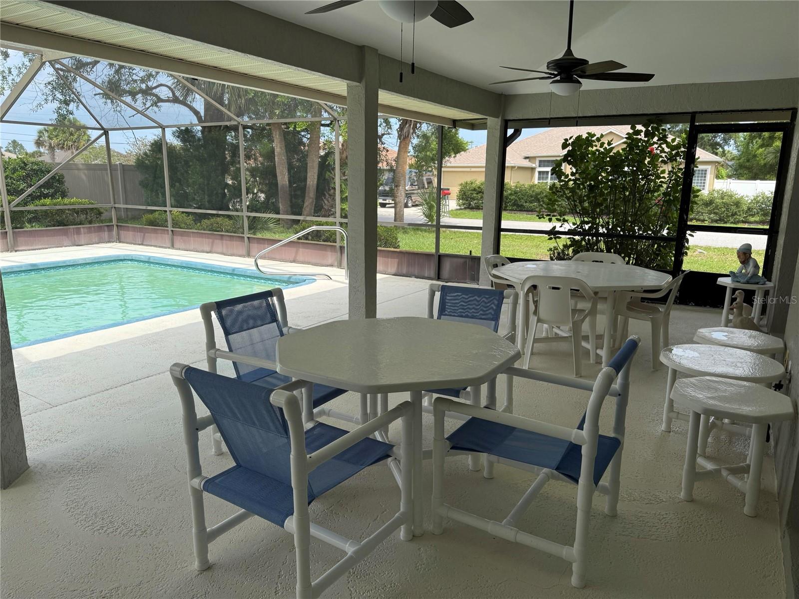 2 BICKSHIRE LN