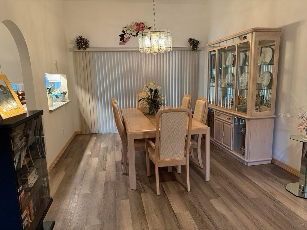 2 BICKSHIRE LN