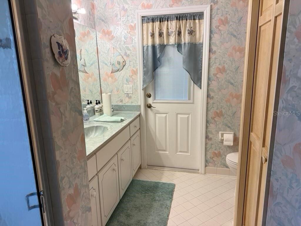 2 BICKSHIRE LN