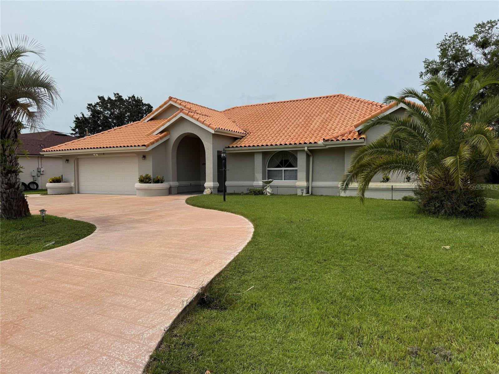 2 BICKSHIRE LN