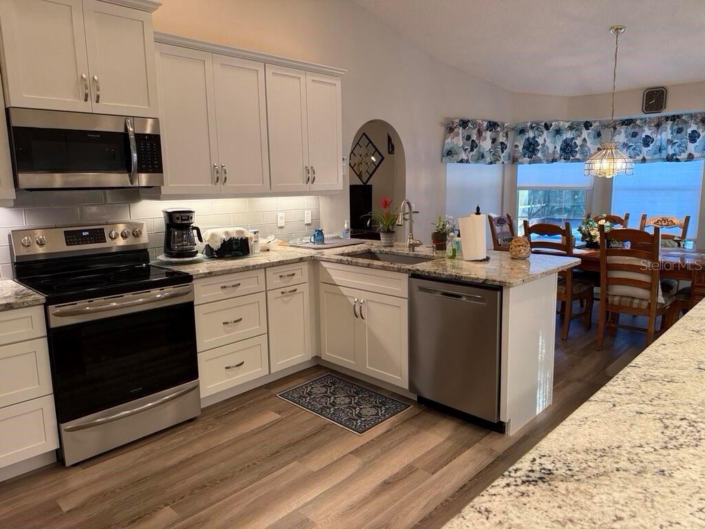 2 BICKSHIRE LN