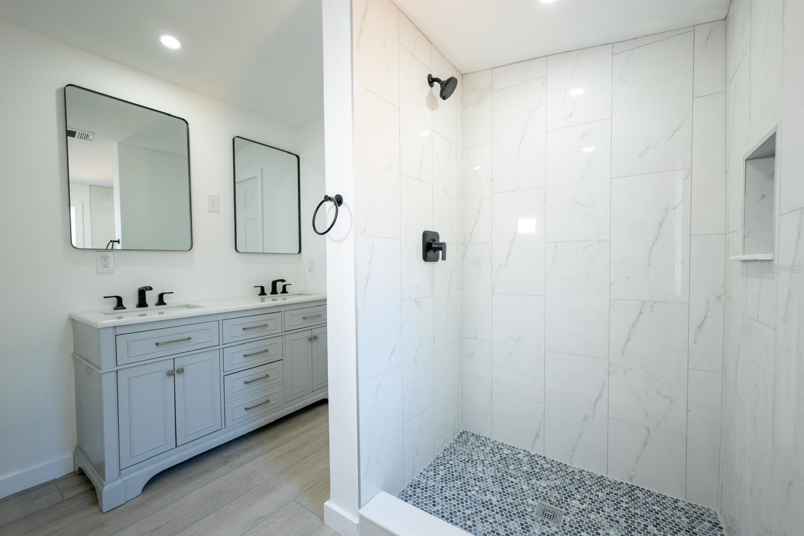5907 SUSSEX CT