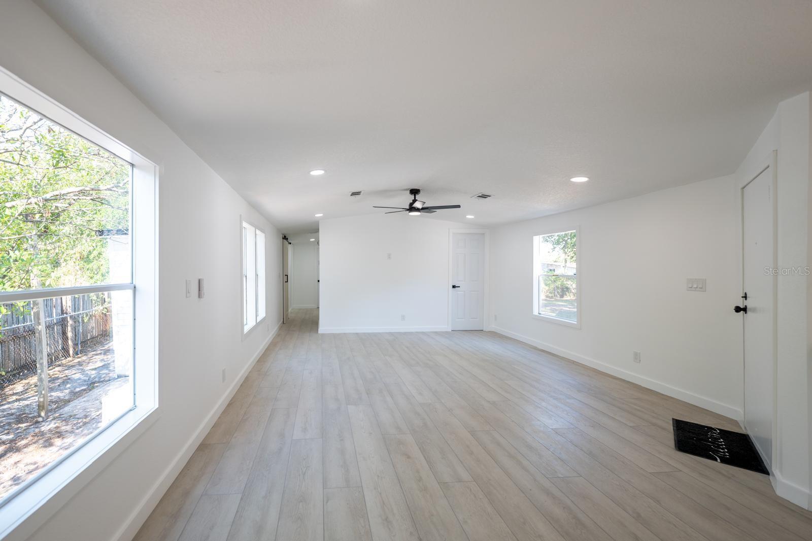 5907 SUSSEX CT