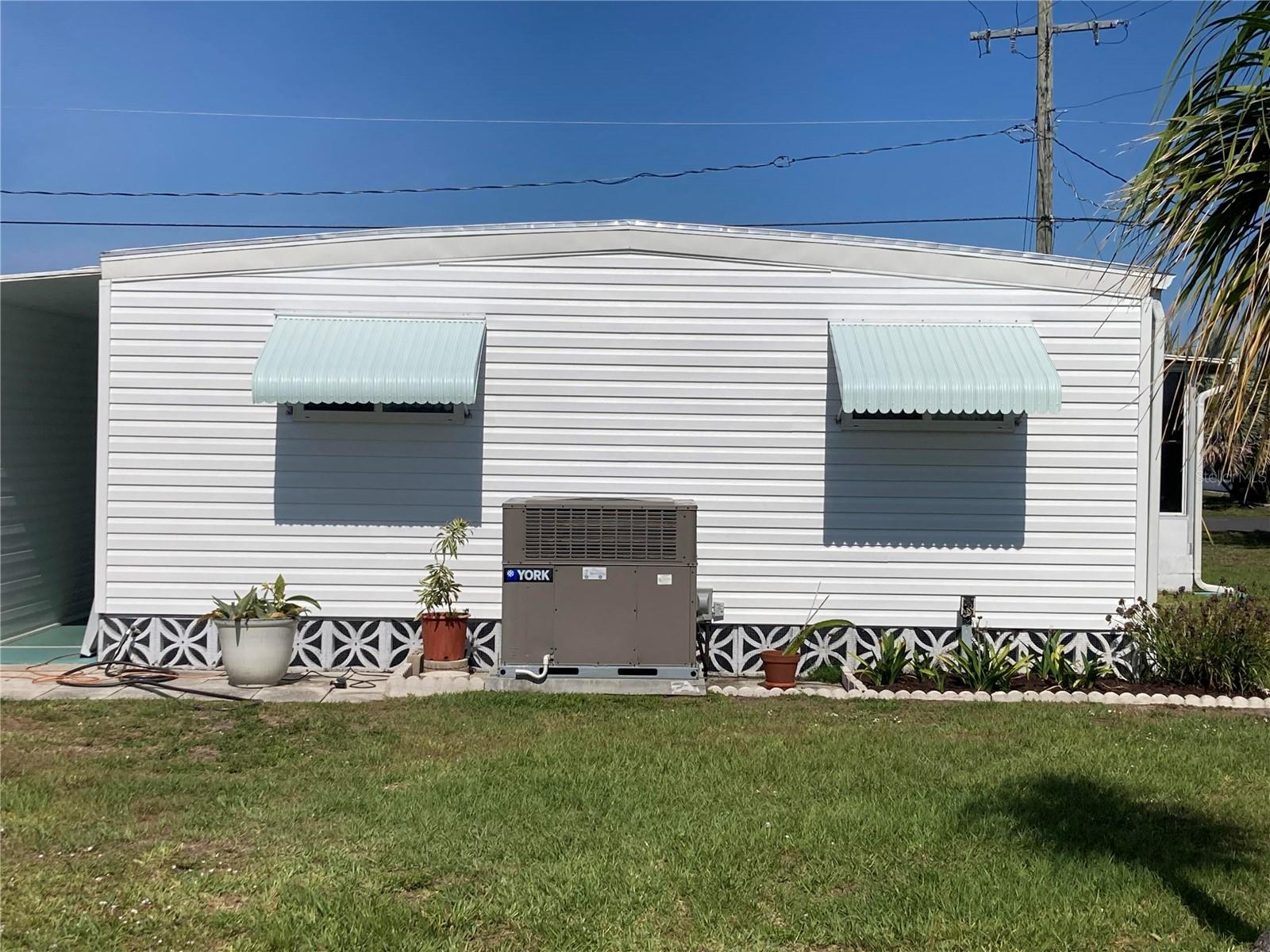1423 FLAMINGO DR