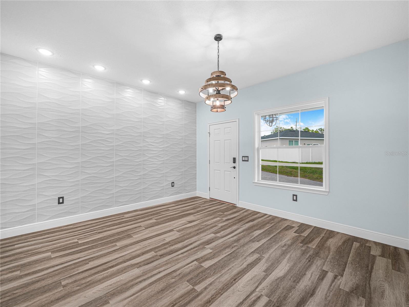 527 RIO GRANDE DR
