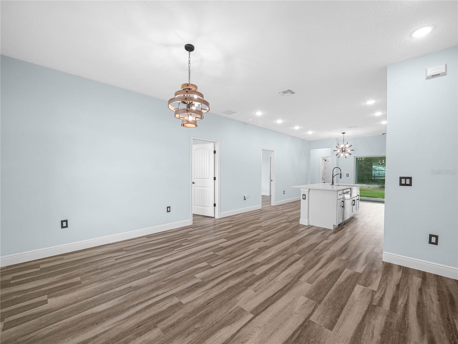 527 RIO GRANDE DR