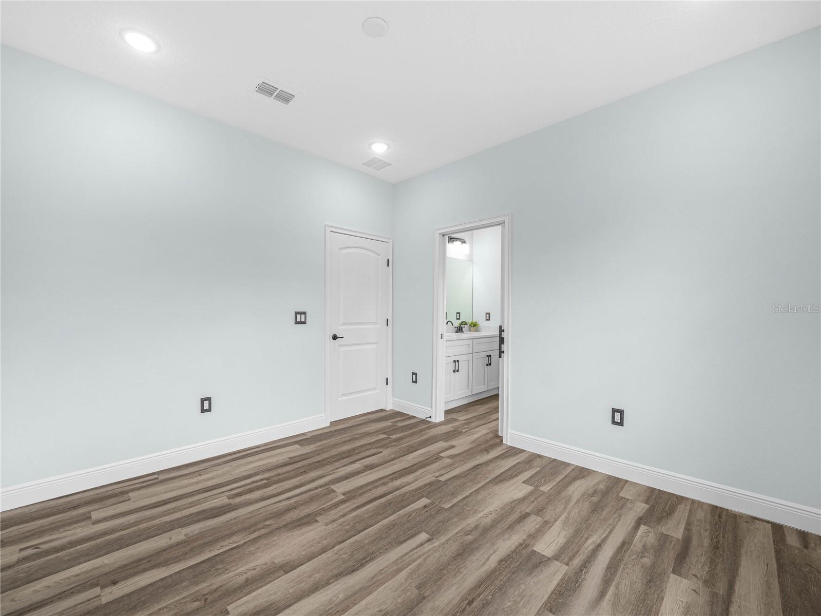 527 RIO GRANDE DR