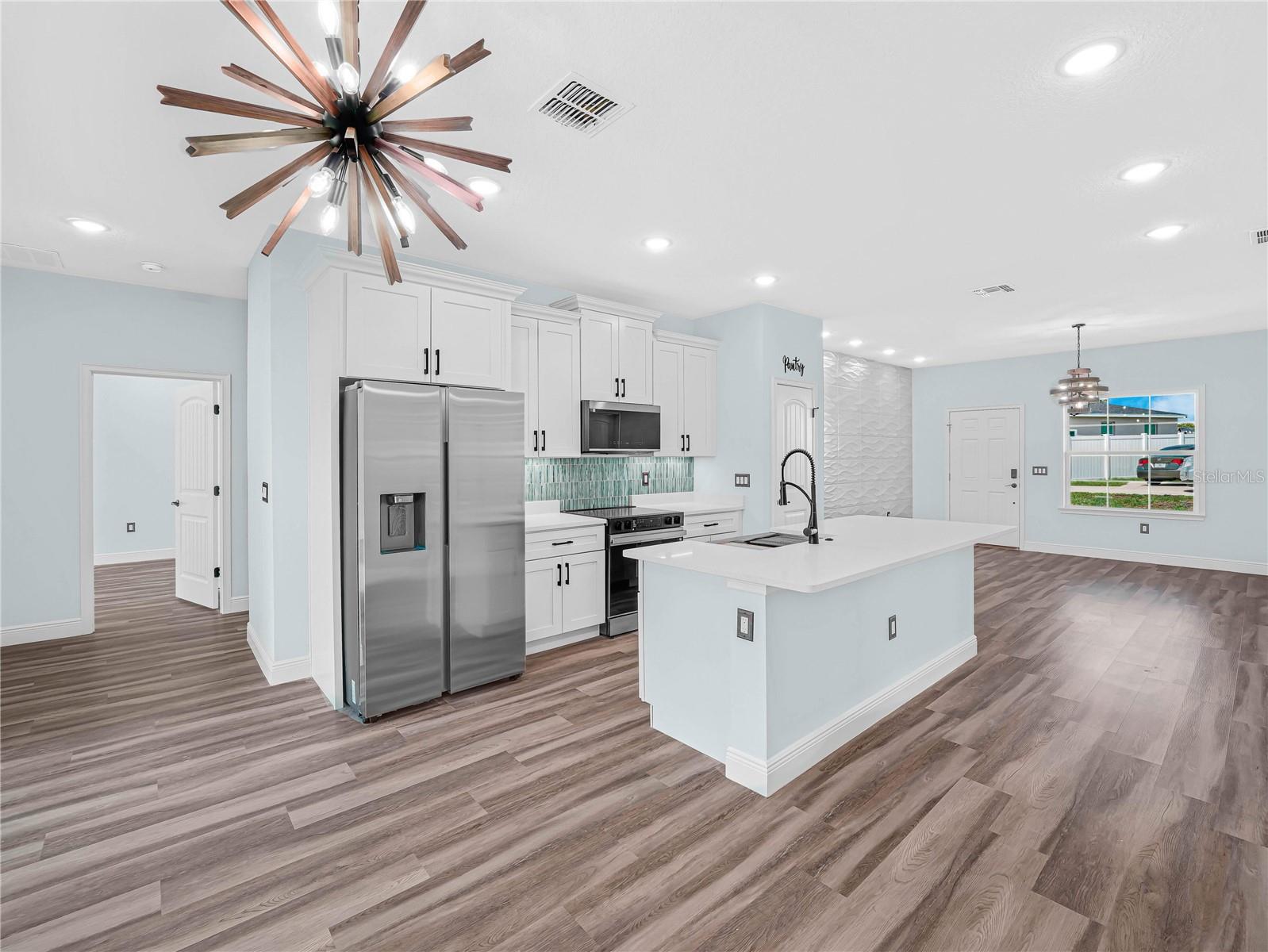 527 RIO GRANDE DR