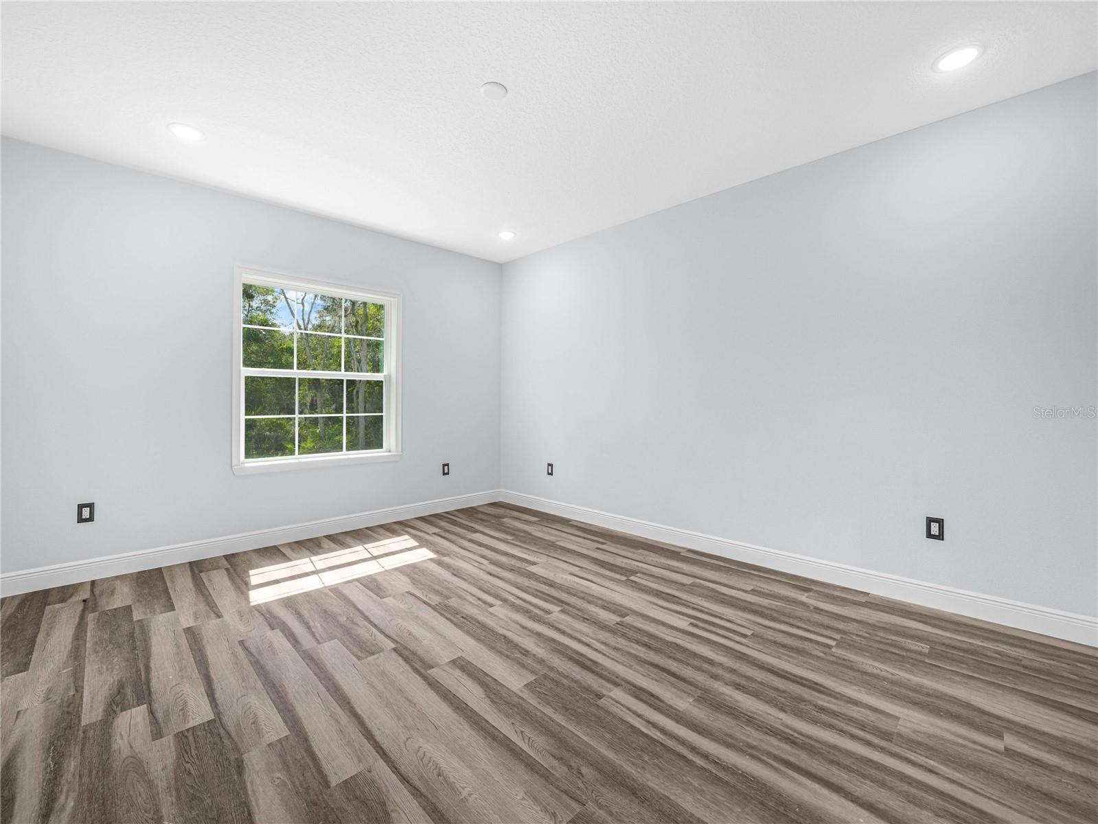 527 RIO GRANDE DR