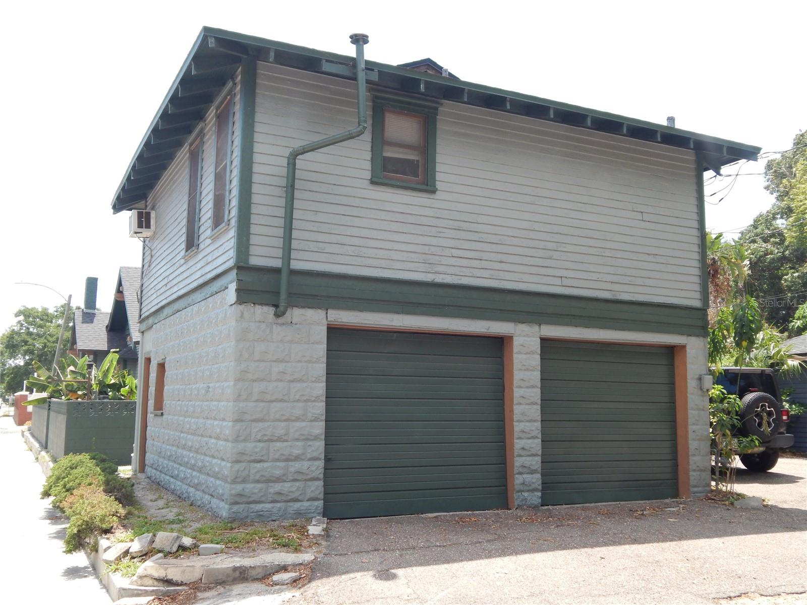 1040 9TH AVE N